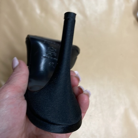 Gianfranco Ferre ladies shoes - Picture 5 of 7